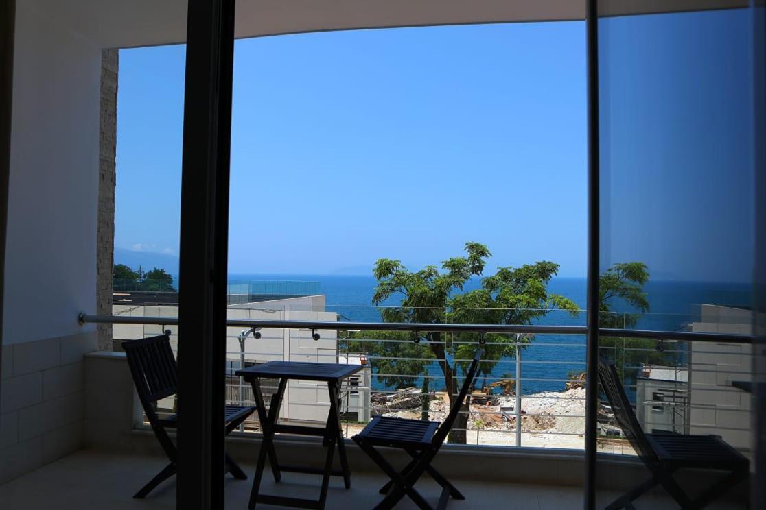 Aler Luxury Vlore Hotel Esterno foto
