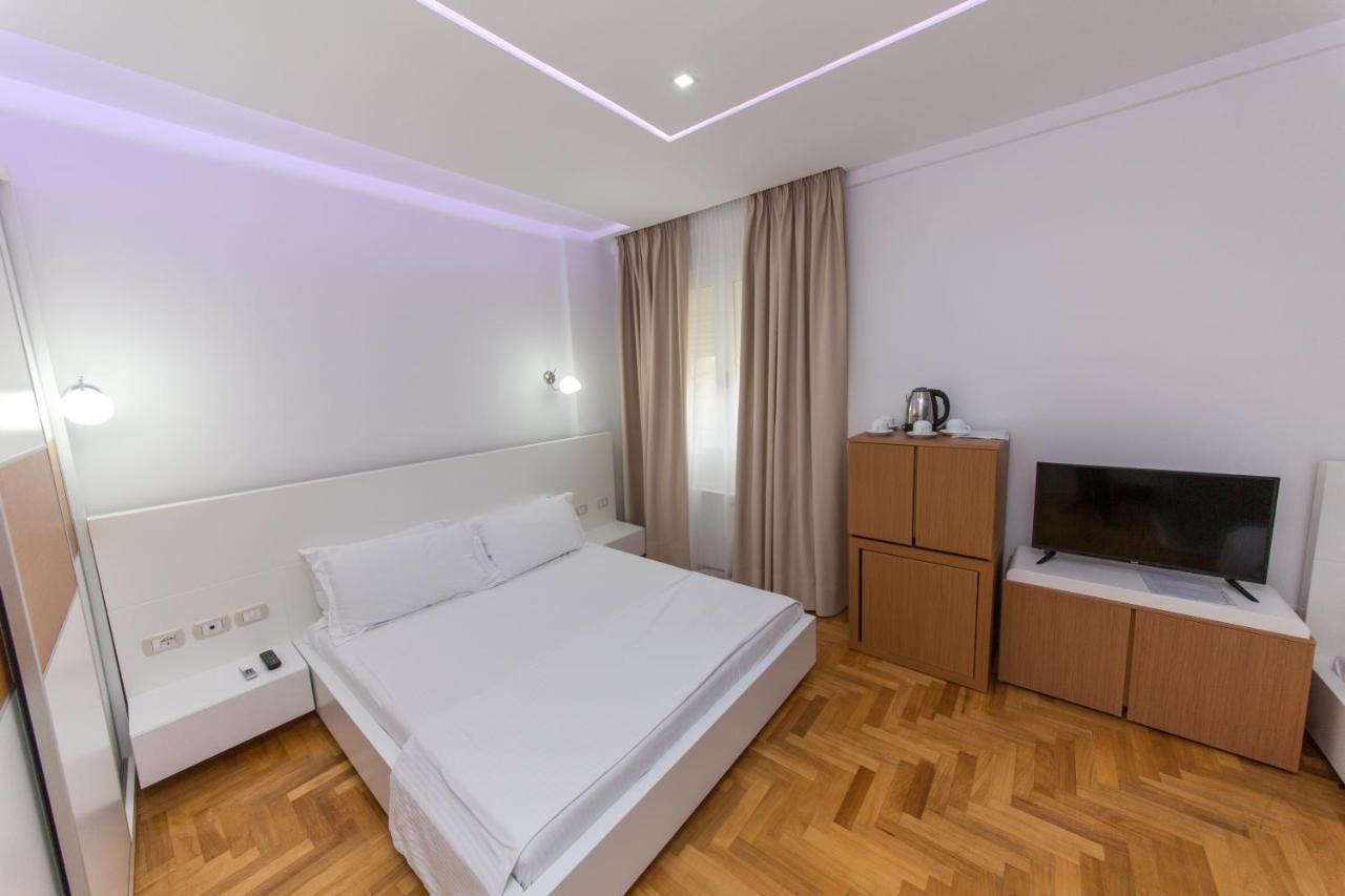 Aler Luxury Vlore Hotel Esterno foto