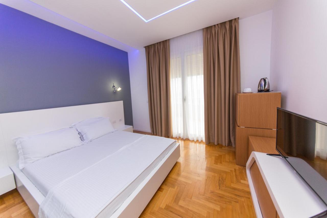 Aler Luxury Vlore Hotel Esterno foto