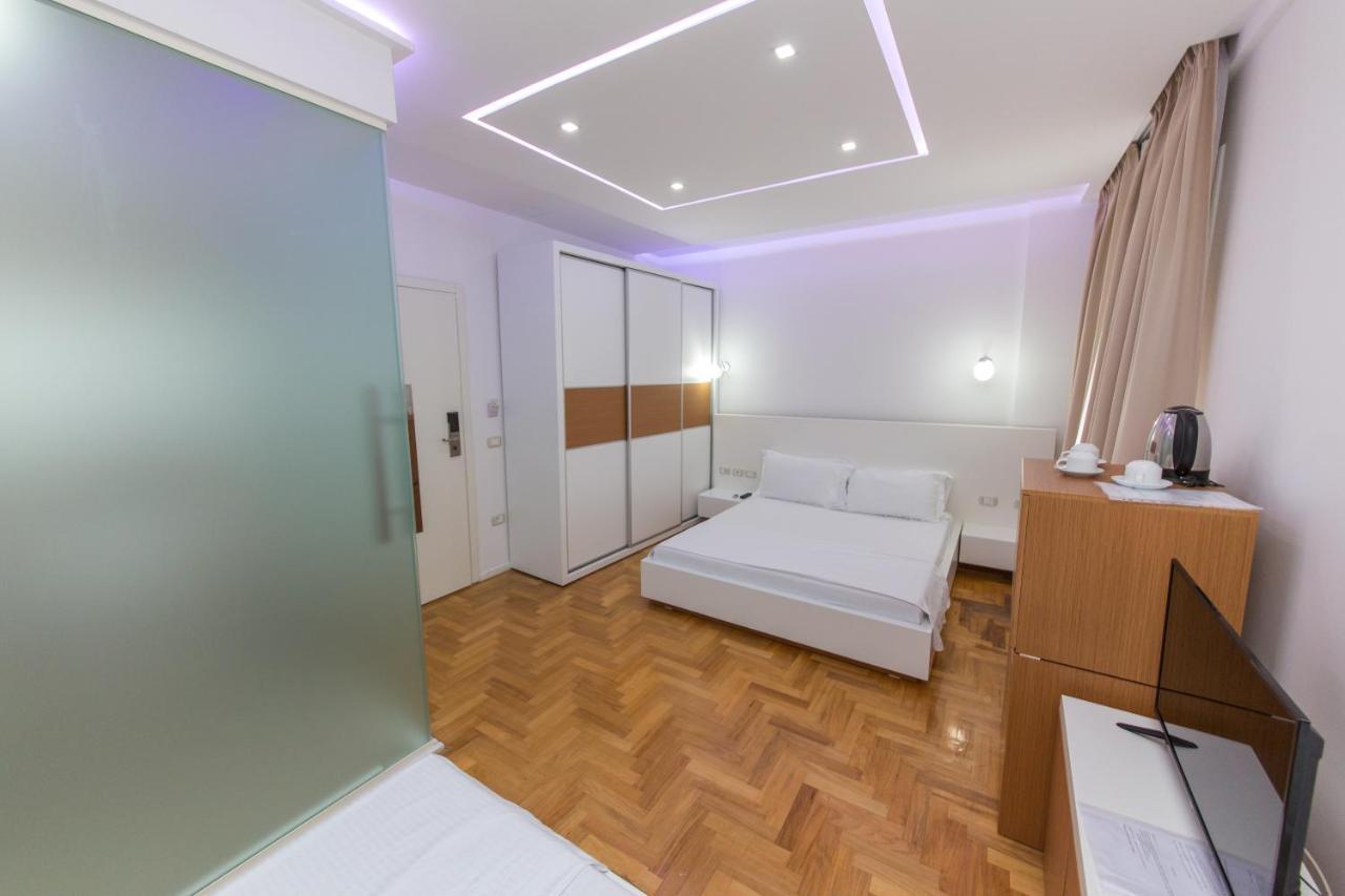 Aler Luxury Vlore Hotel Esterno foto